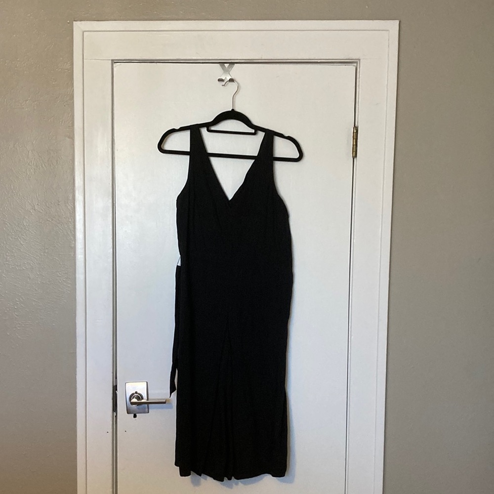 GAP V-Neck Wide Leg Cropped Jumpsuit